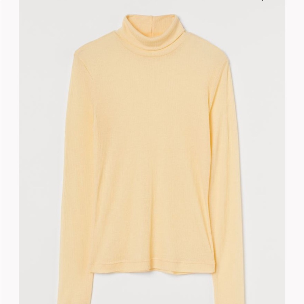 H&M Cropped Yellow Turtleneck